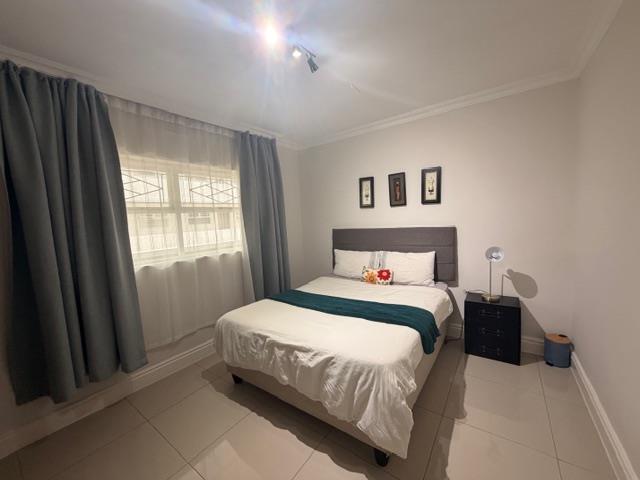 To Let 2 Bedroom Property for Rent in Three Anchor Bay Western Cape